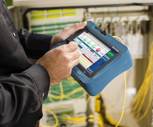EXFO MAX-715D-SM1 OTDR | Last-Mile FTTx Tester, 32dB, 0.9m Dead Zone, iOLM
